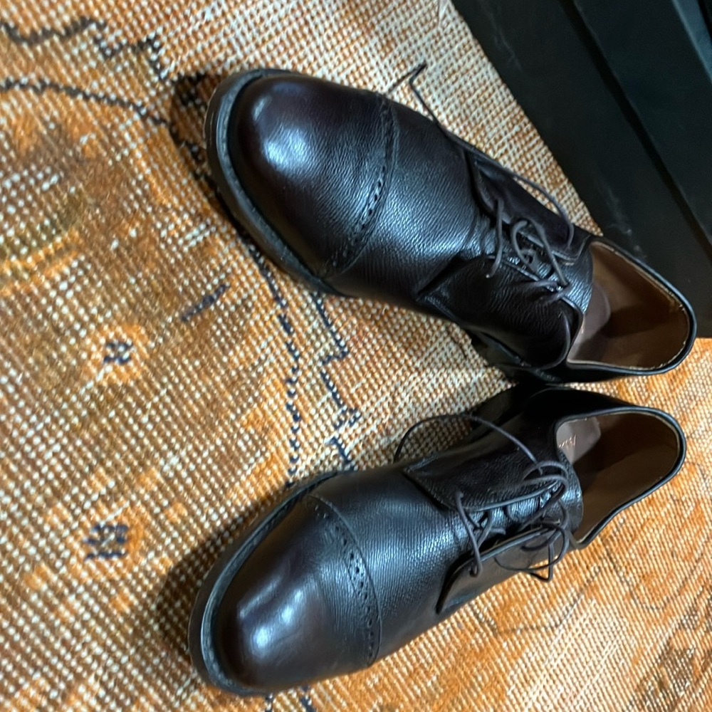 Allen Edmonds, brown pebble grain leather, cap toe, men’s shoes